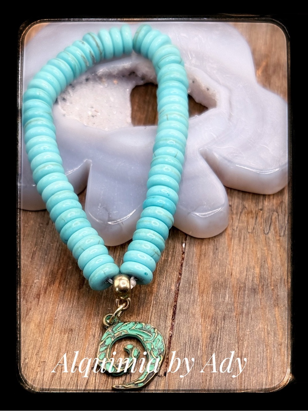 Luxury Beaded Bracelet | TURQUOISE & OLD GOLD SHELL CHARM